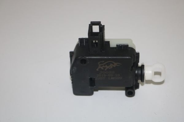 VW Passat Bagaj Kilit Motoru 11-15 PassatB5 3B0959781B 3AA810773