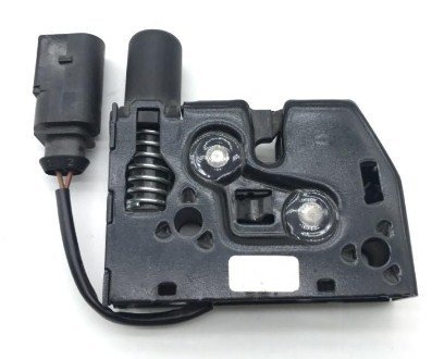 Audi Q3 Kaput Kilidi Alt Motor 2012 Sonrası 8U0823509 8U0823509A