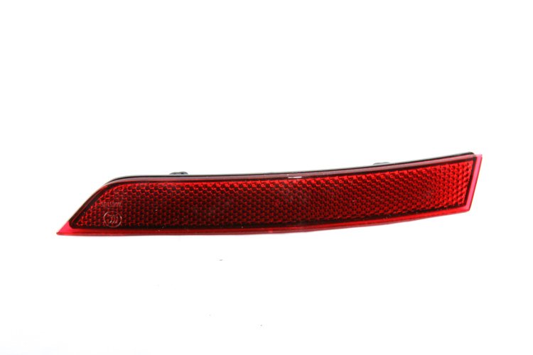 VW Passat B8 Tampon Reflektörü Arka Sol İç 2015→ 3G0945103A