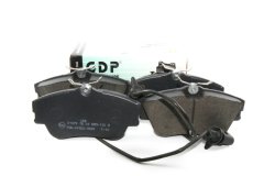 Fren Balatası Ön (Fişli) 7D0698151B 7D0698151G [CDP]